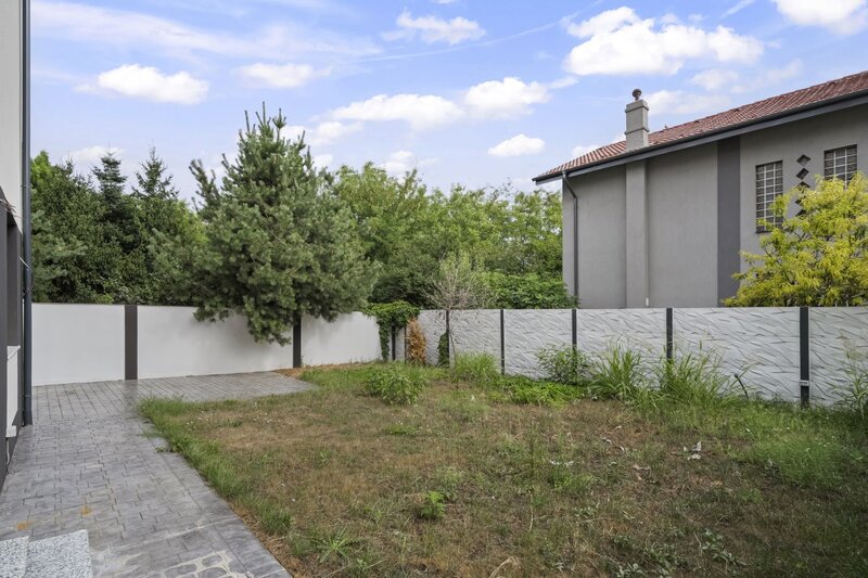Militari, Pacii, casa spatioasa cu terasa si loc de parcare